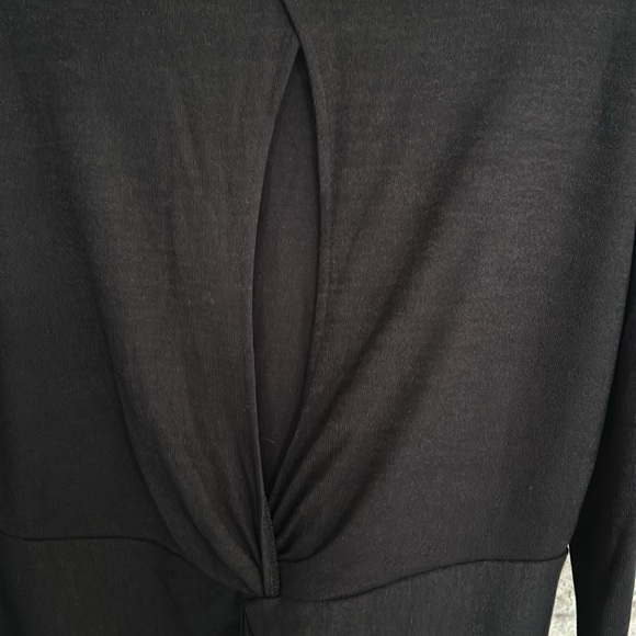 Cut Out Back Knit Top - Picture 3 of 8